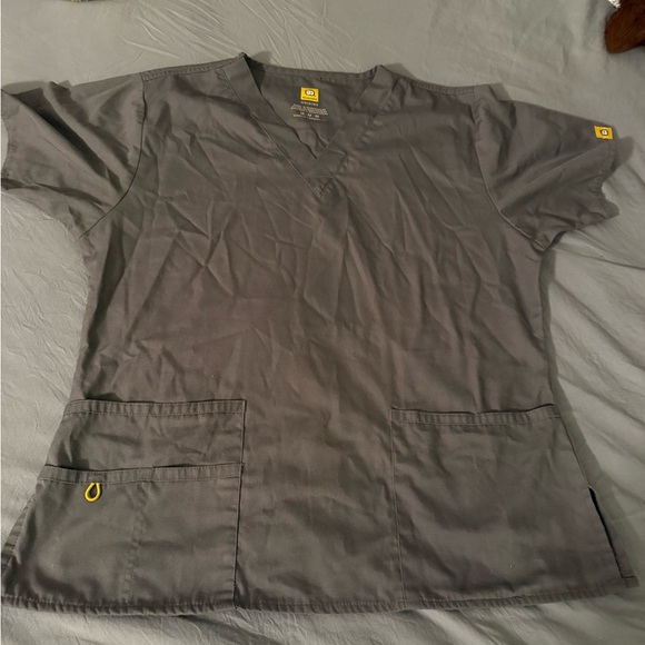 gray wonder wink scrubs - Picture 3 of 6